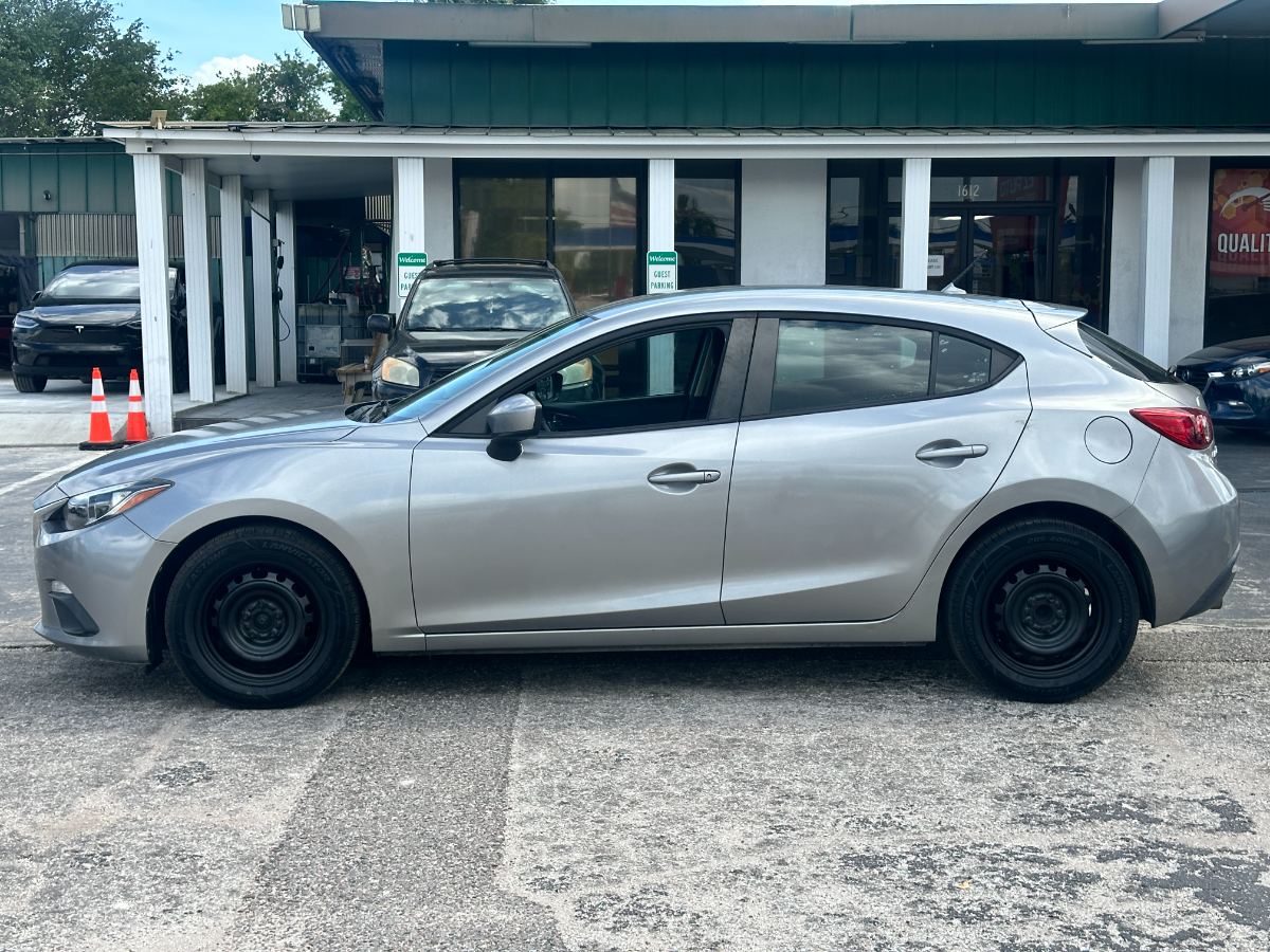 2014 Mazda Mazda3 Hatchback photo 4