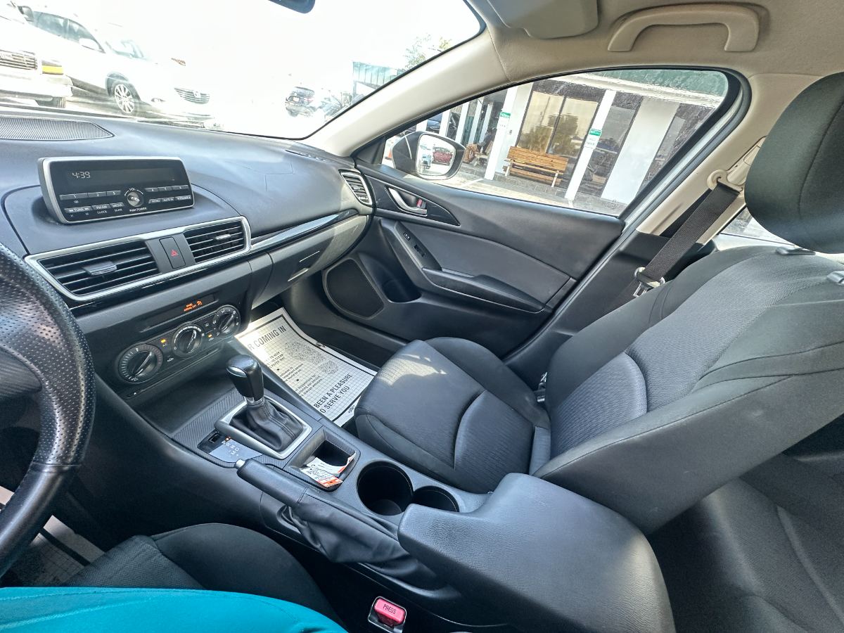 2014 Mazda Mazda3 Hatchback photo 20