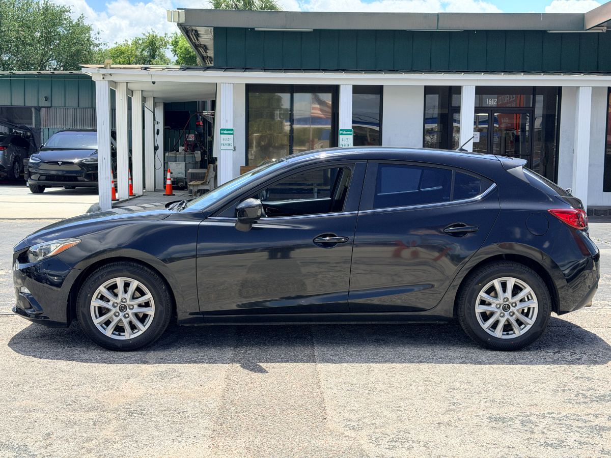 2014 Mazda Mazda3 Hatchback photo 4