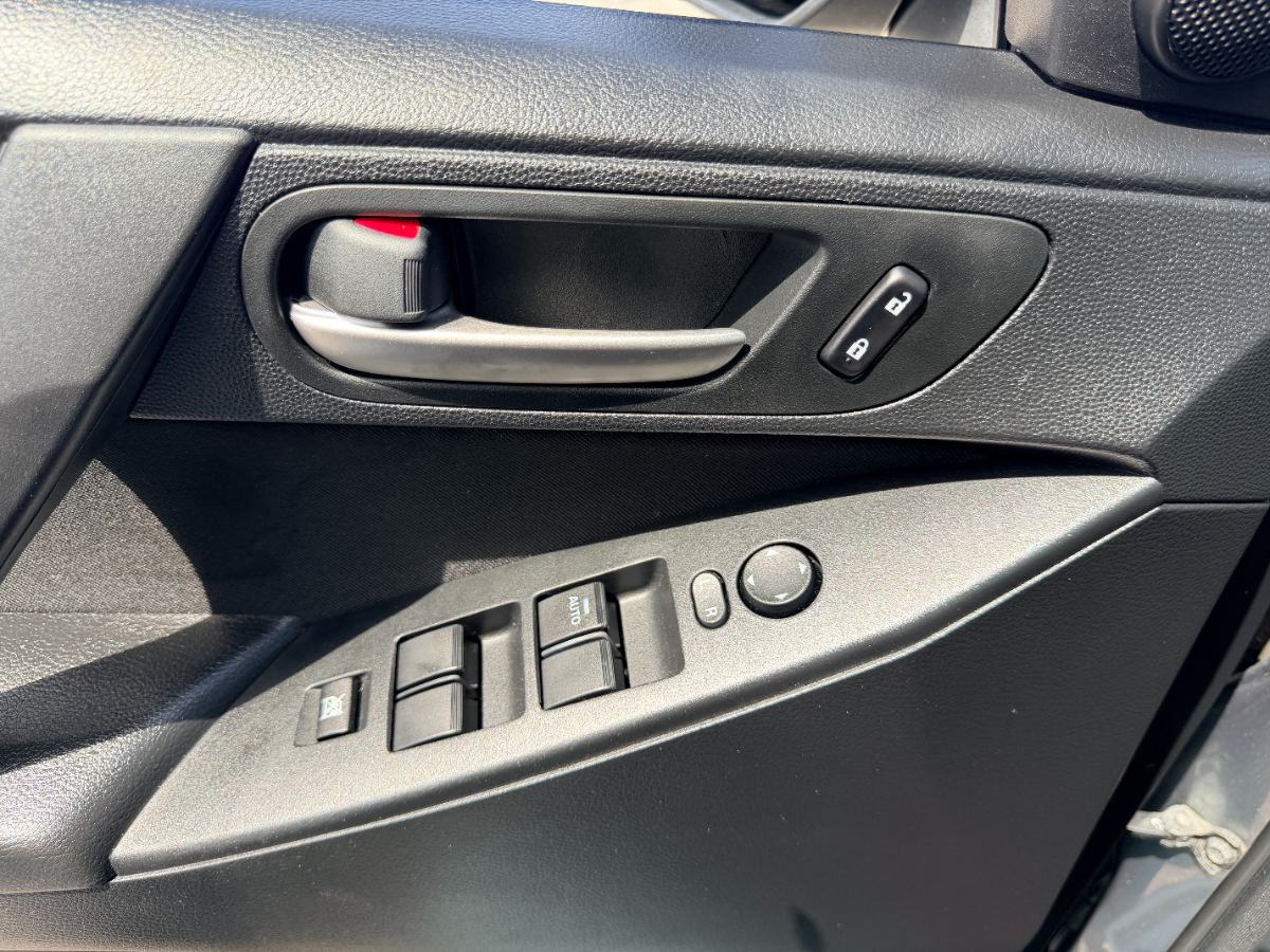 2012 Mazda Mazda3 photo 15