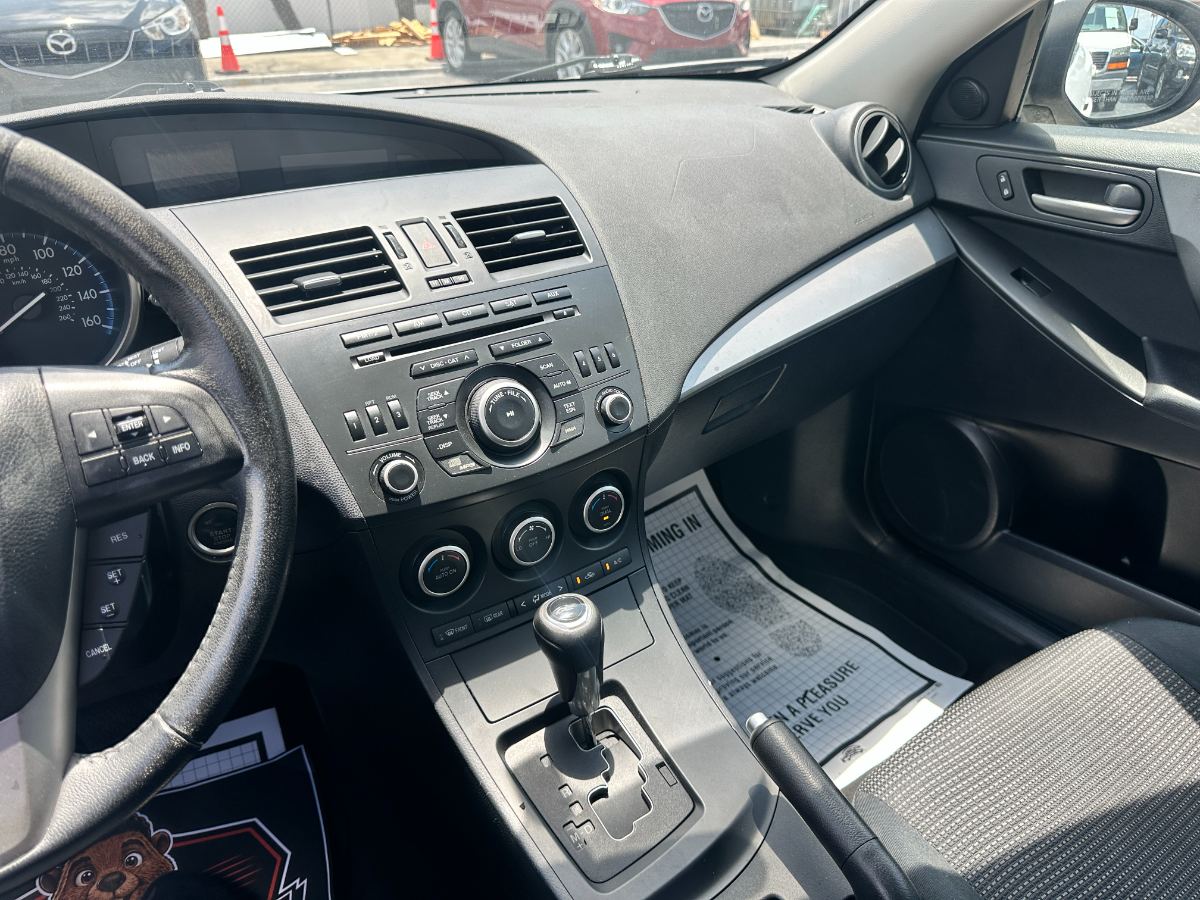 2013 Mazda Mazda3 photo 20