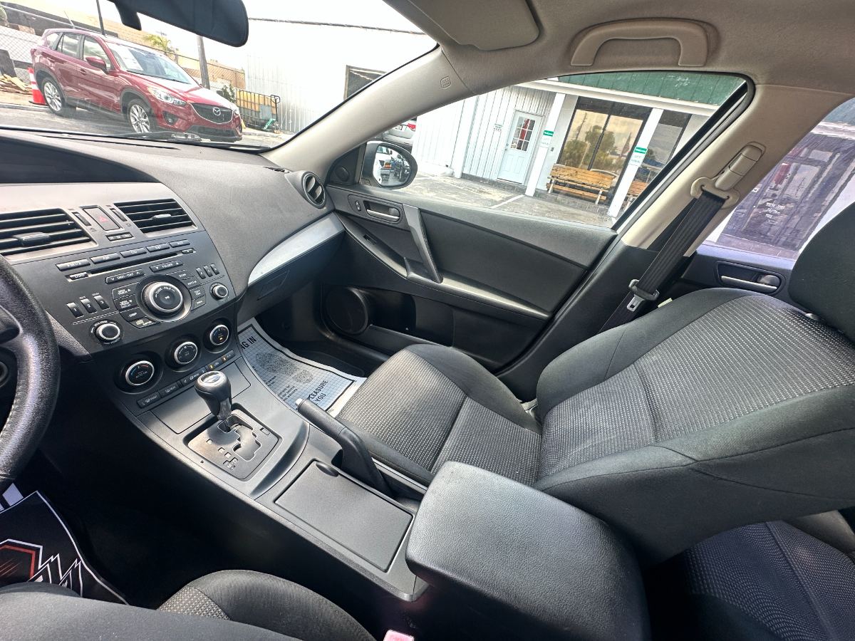 2013 Mazda Mazda3 photo 21