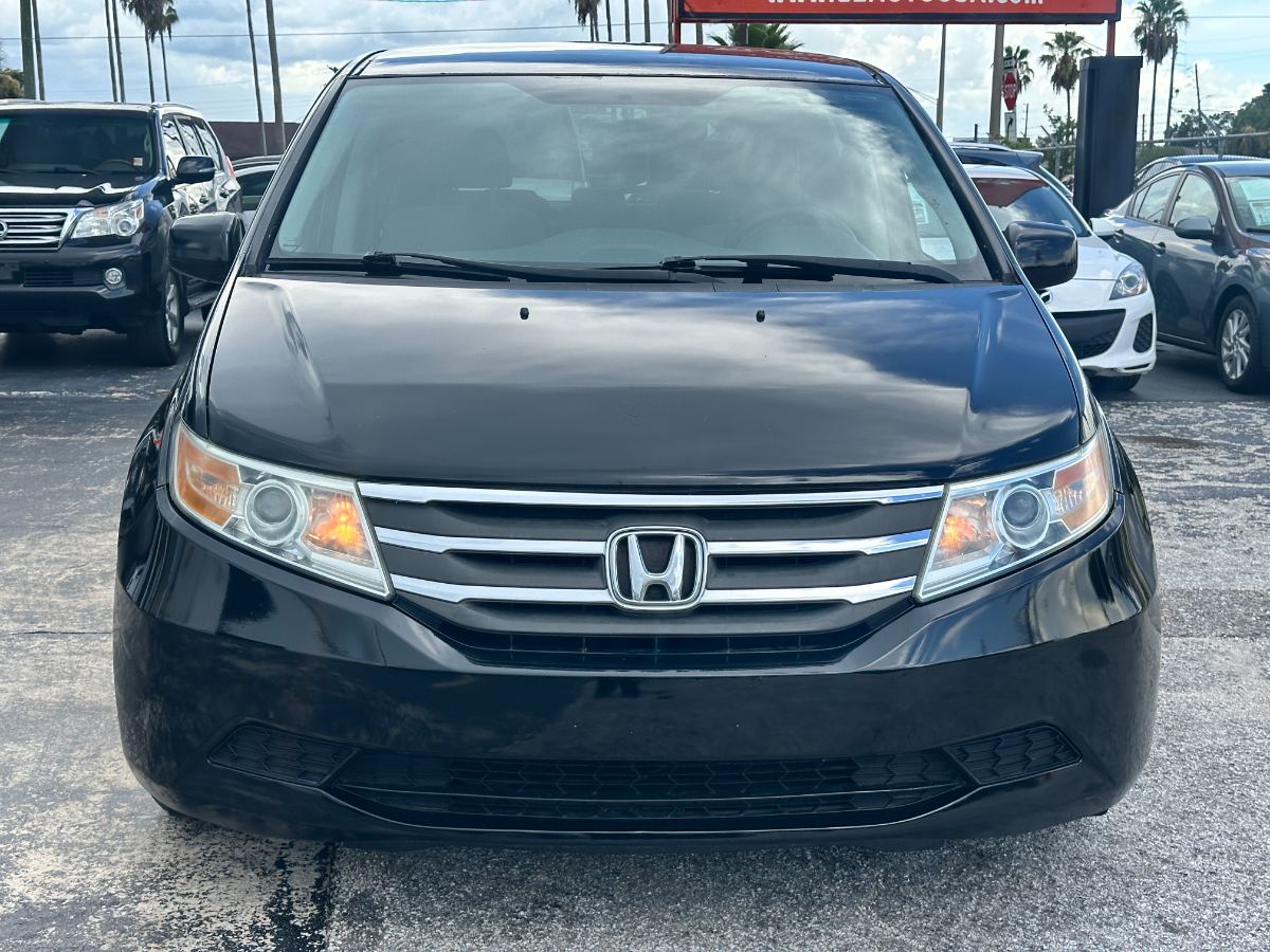 2013 Honda Odyssey photo 2