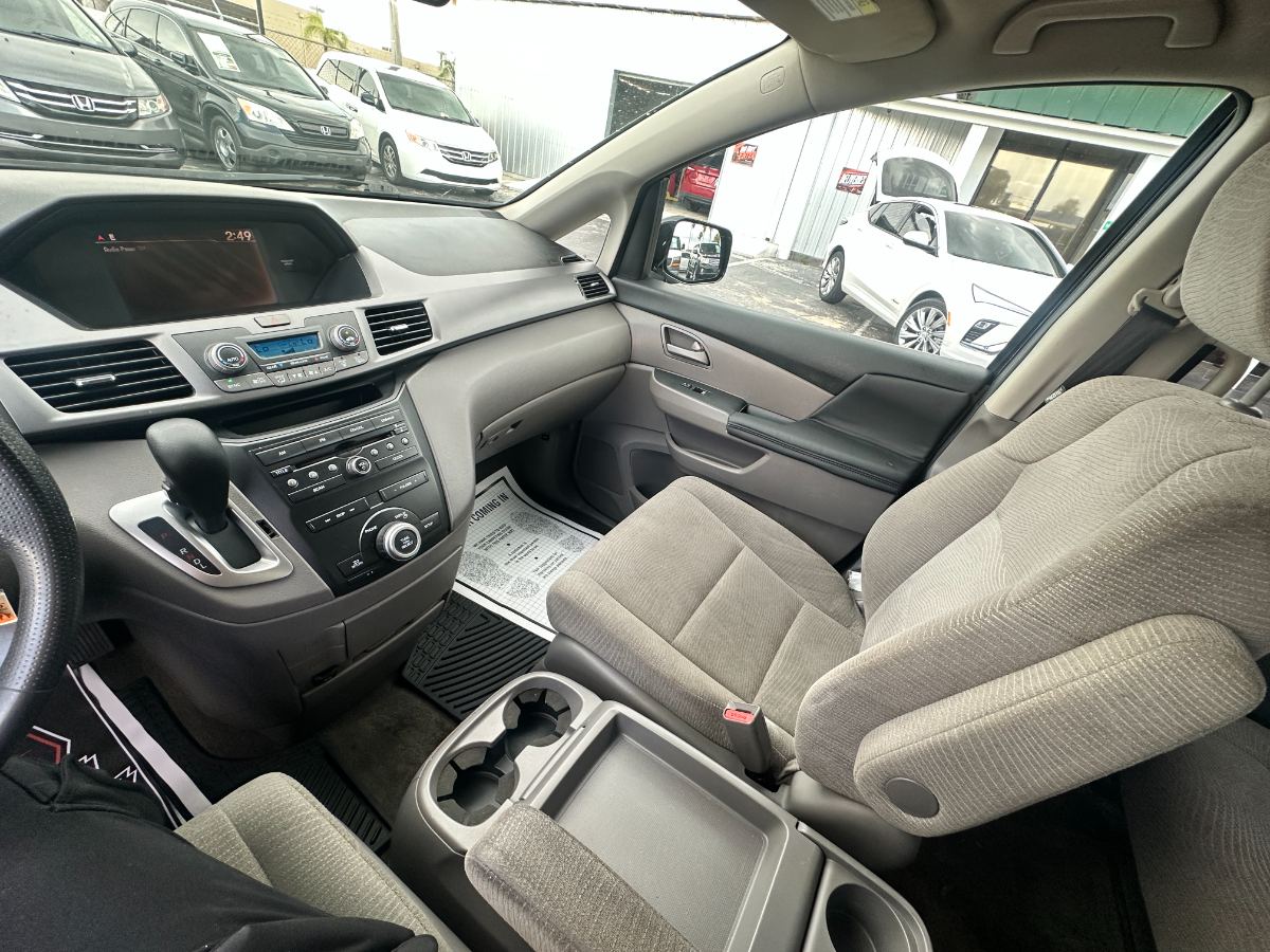 2013 Honda Odyssey photo 25