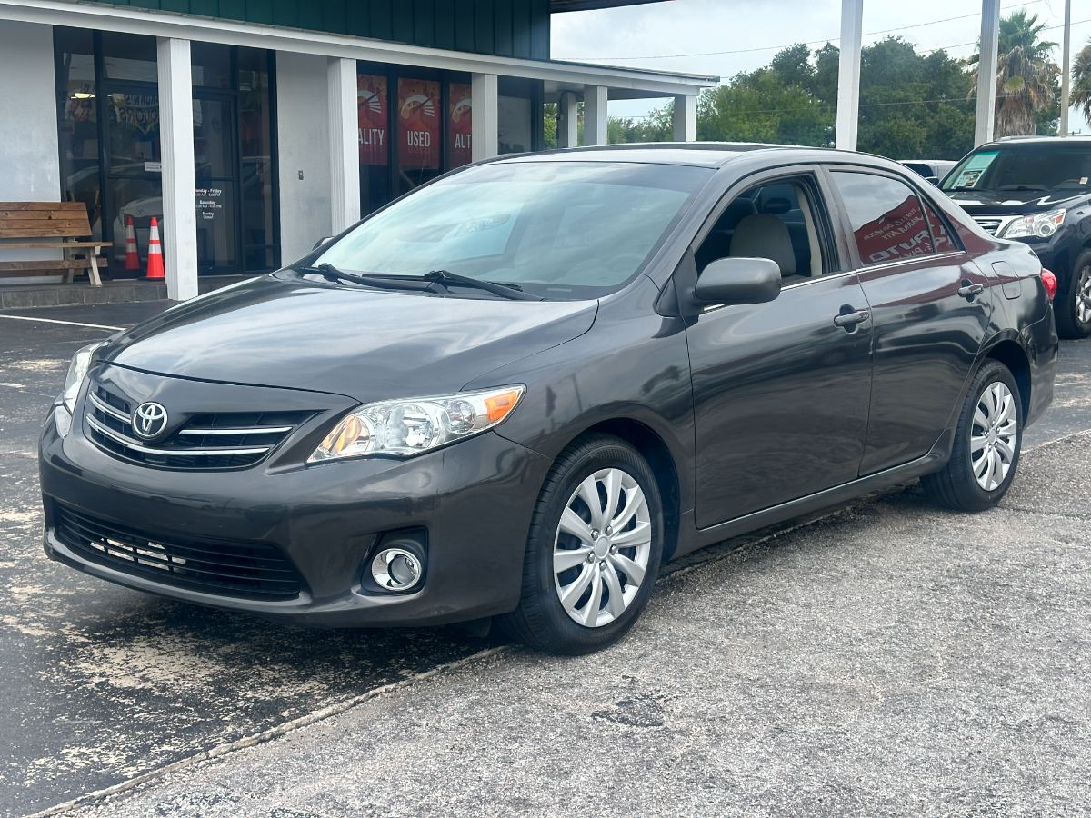 2013 Toyota Corolla photo 4