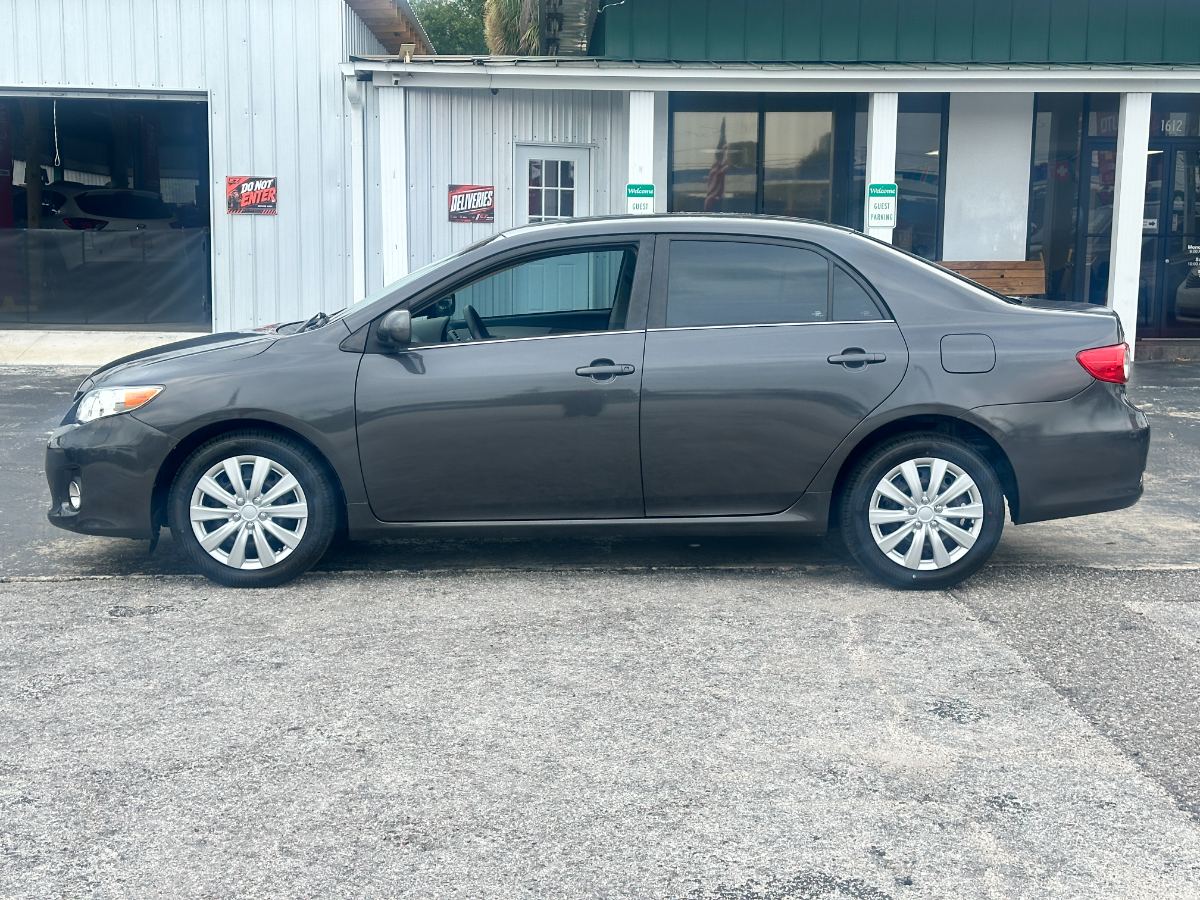 2013 Toyota Corolla photo 5