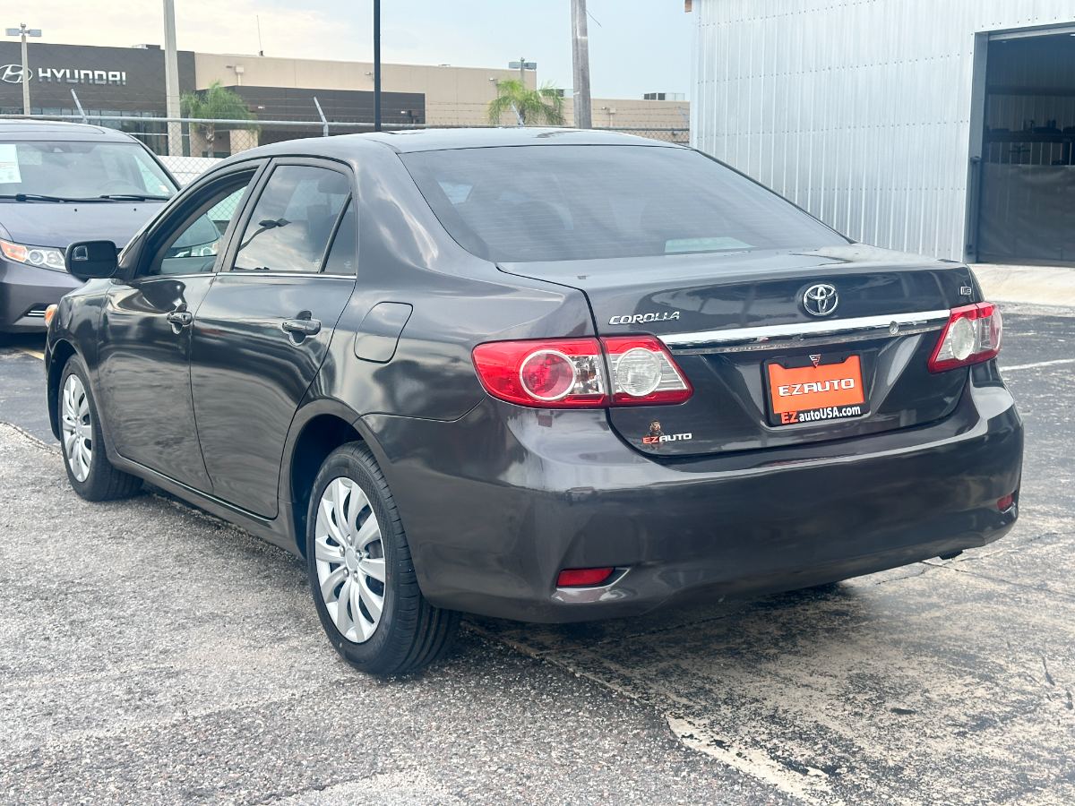 2013 Toyota Corolla photo 6