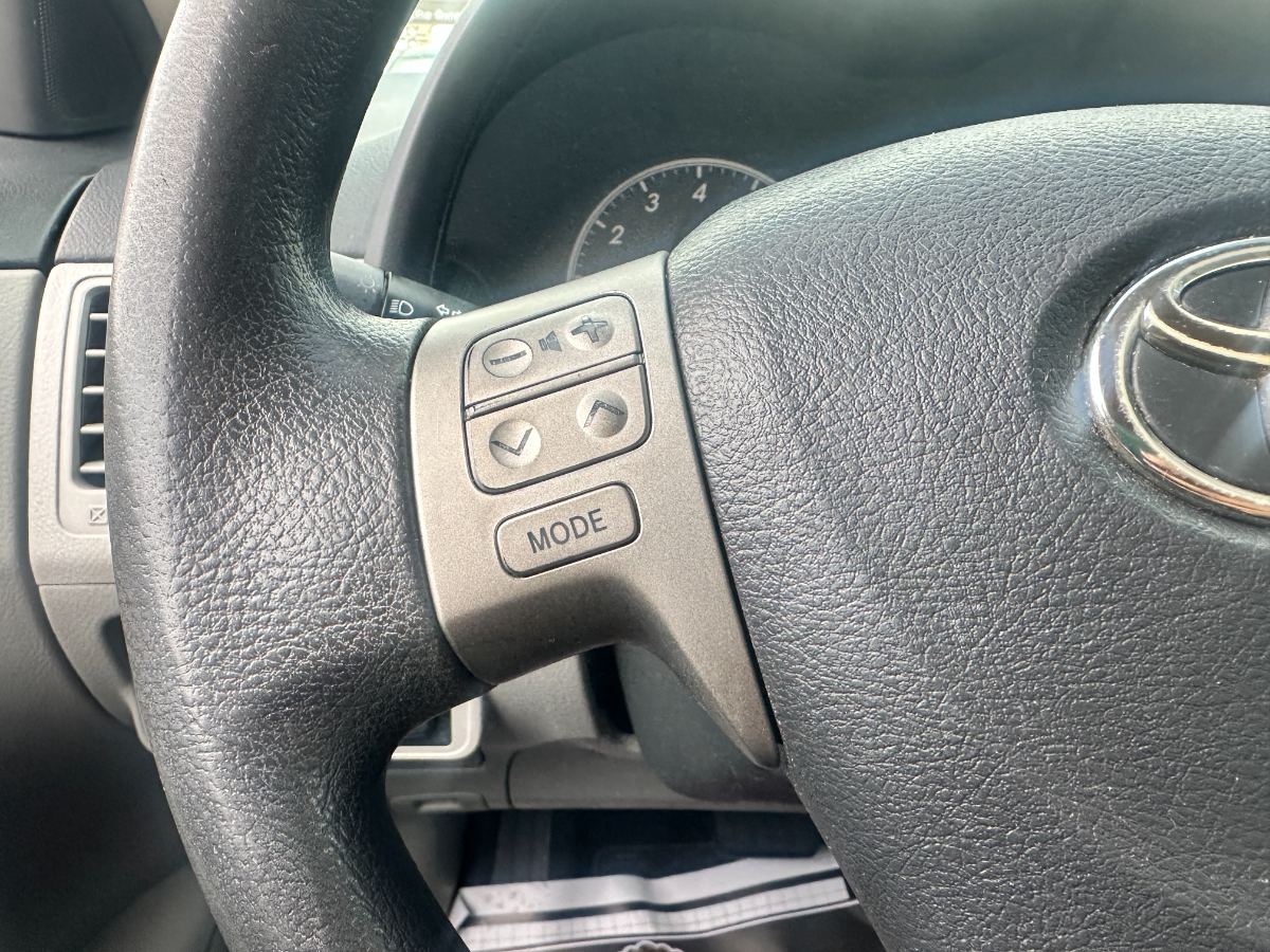2013 Toyota Corolla photo 18