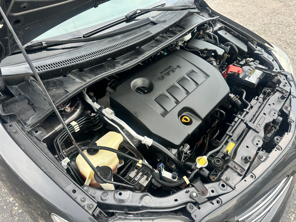 2013 Toyota Corolla photo 29