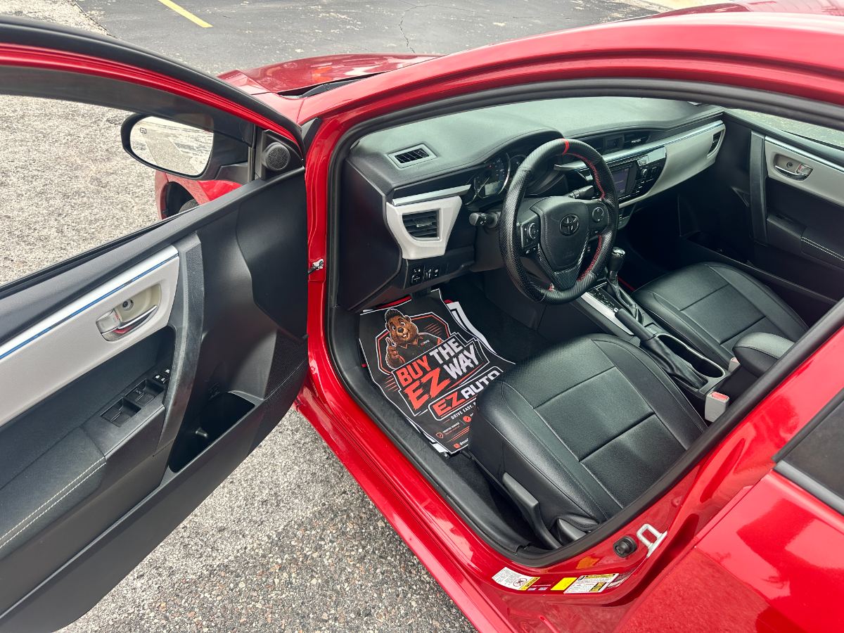 2016 Toyota Corolla photo 12