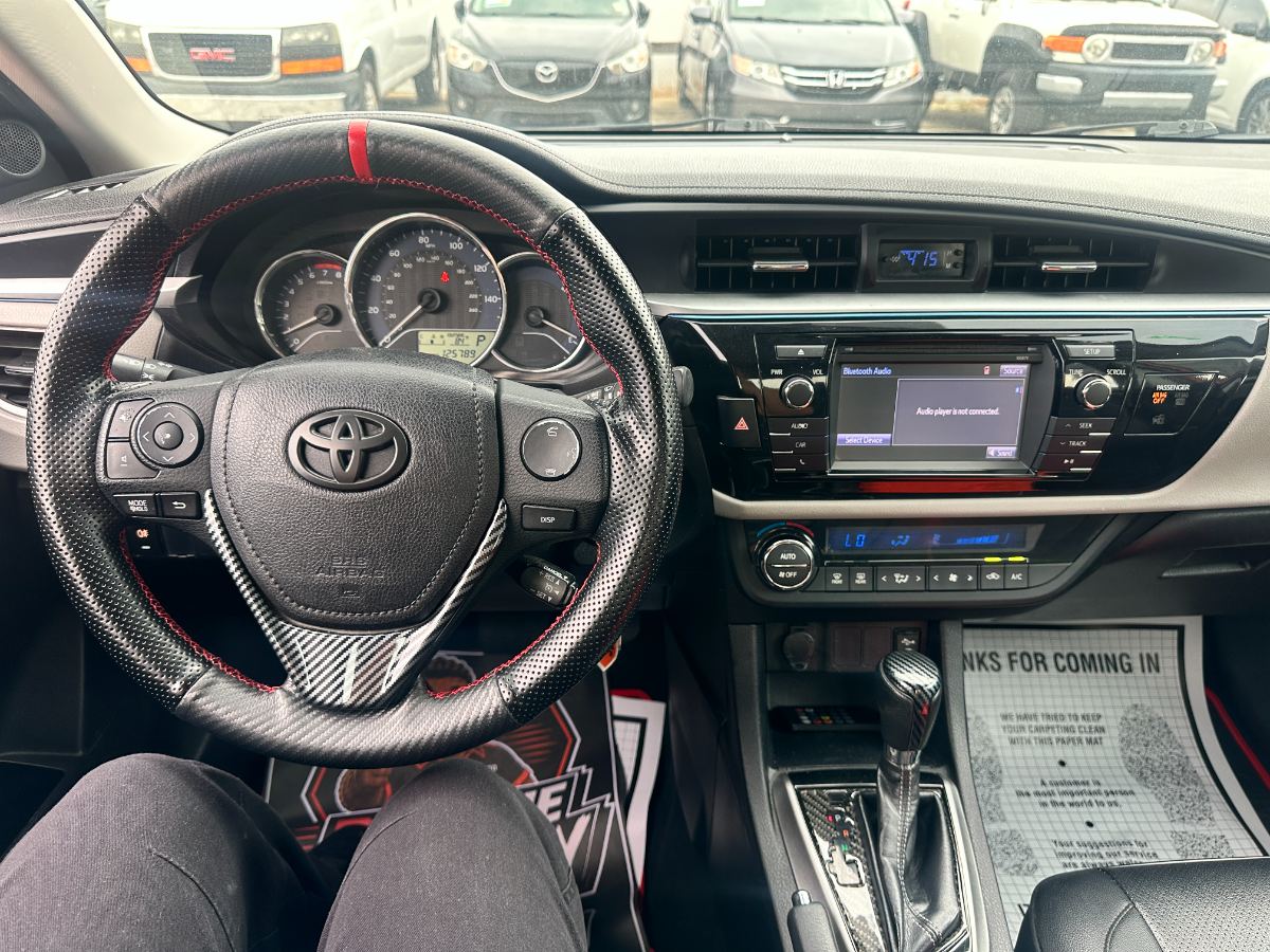 2016 Toyota Corolla photo 15