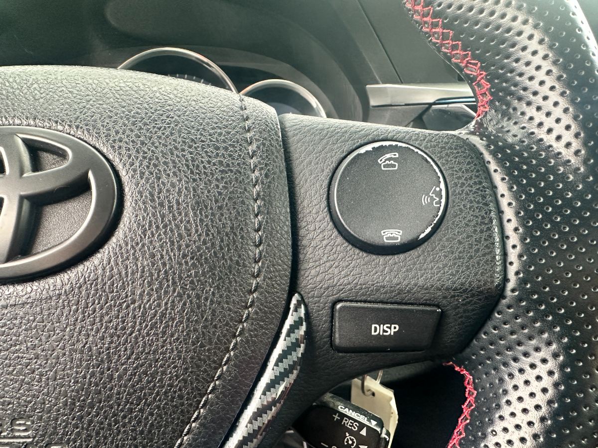 2016 Toyota Corolla photo 18