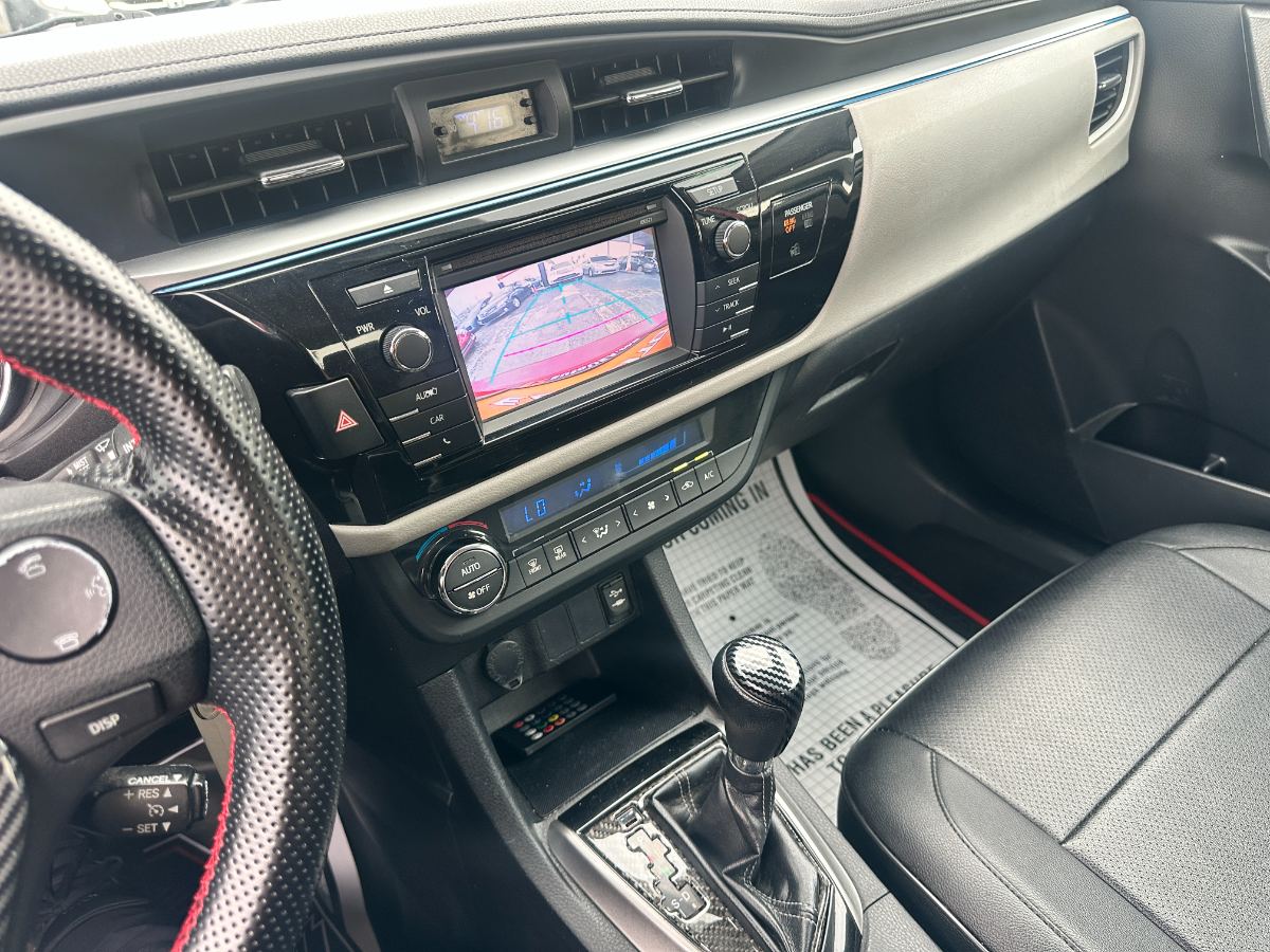 2016 Toyota Corolla photo 21