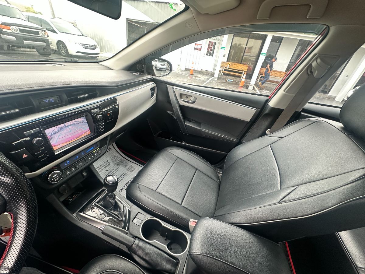 2016 Toyota Corolla photo 22