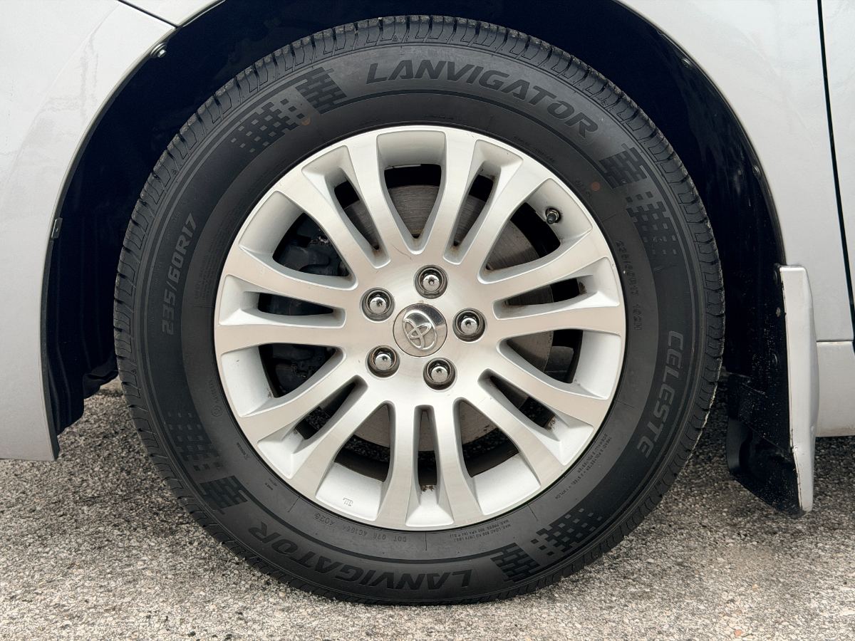 2013 Toyota Sienna photo 23