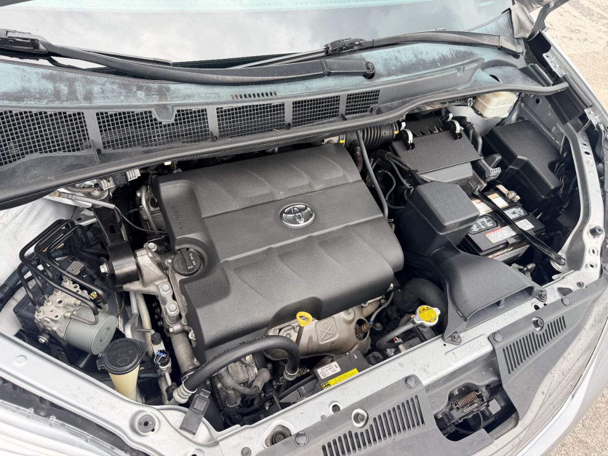 2013 Toyota Sienna photo 34