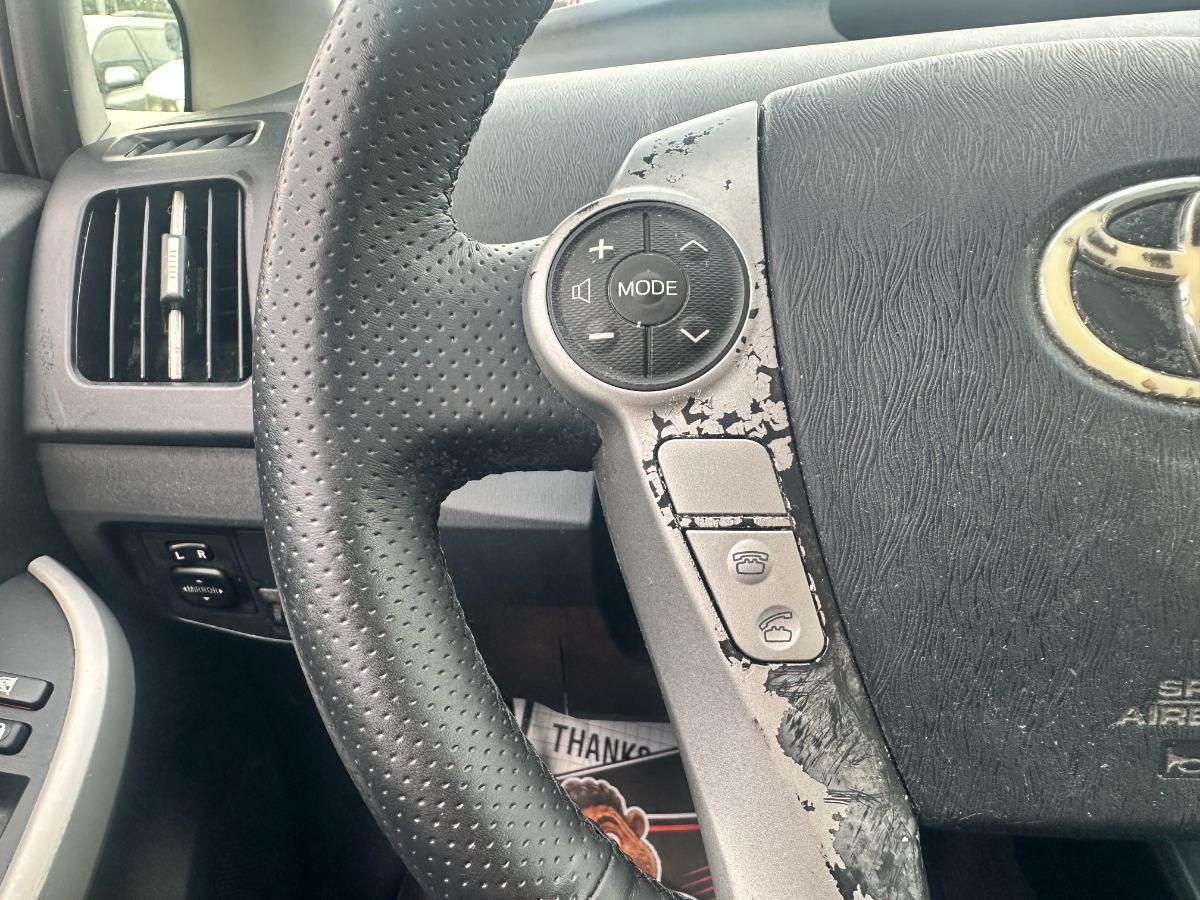 2015 Toyota Prius photo 17
