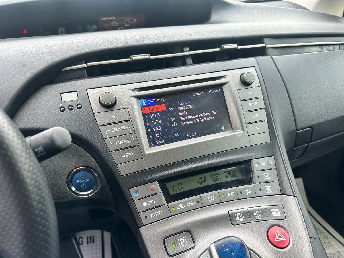 2015 Toyota Prius photo 21