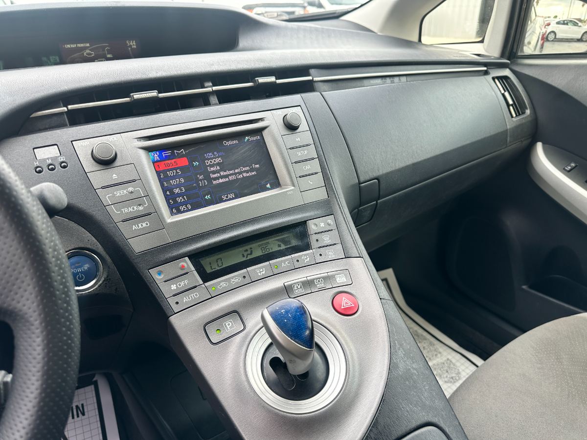 2015 Toyota Prius photo 22