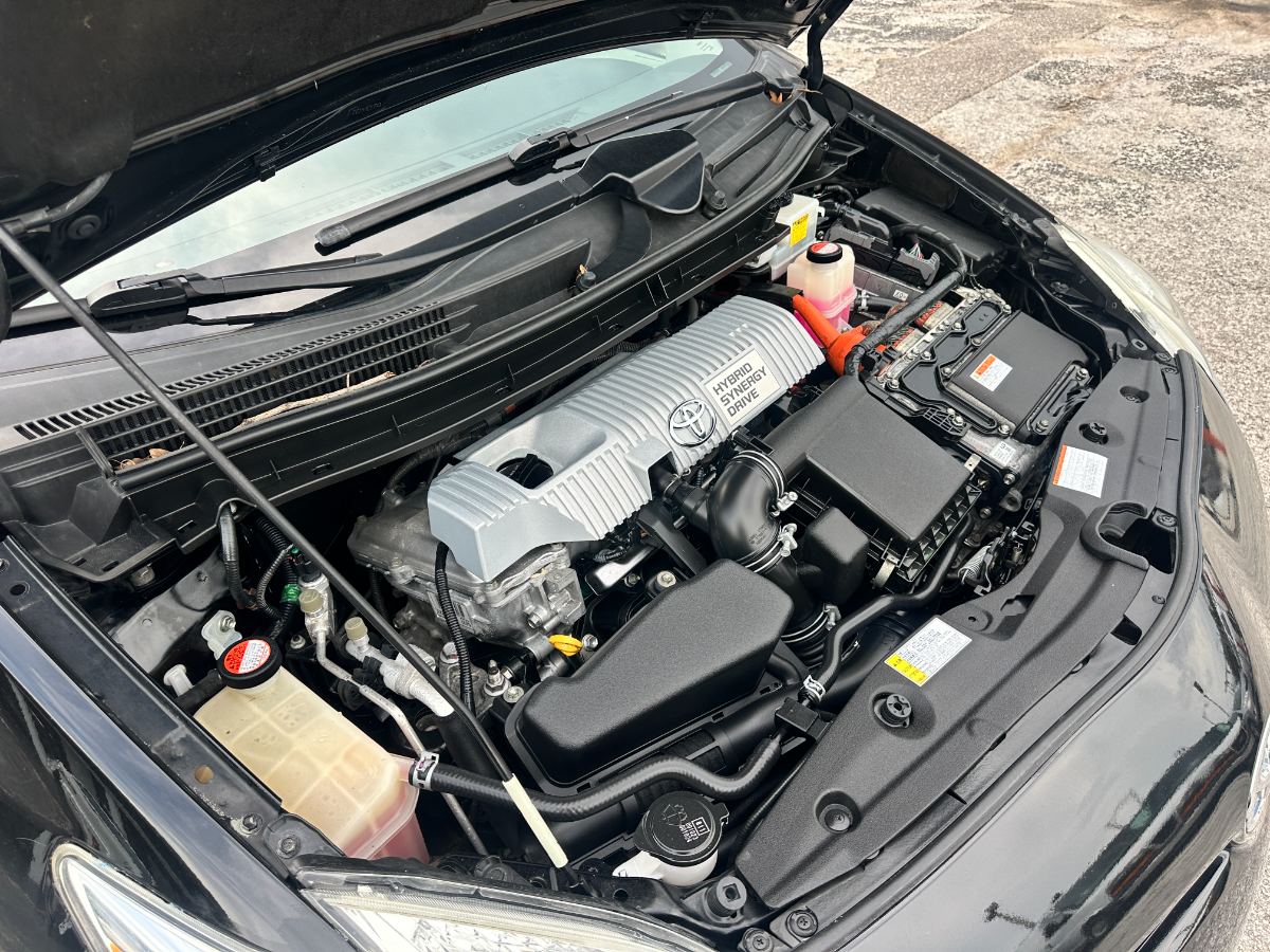 2015 Toyota Prius photo 33