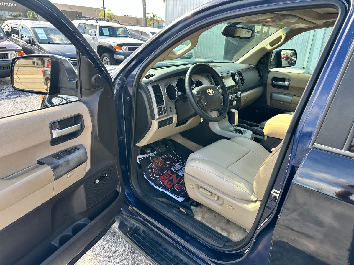 2008 Toyota Sequoia photo 12