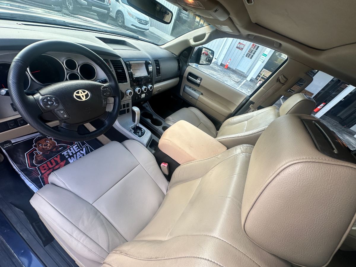 2008 Toyota Sequoia photo 15