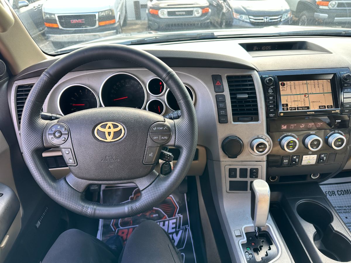 2008 Toyota Sequoia photo 16