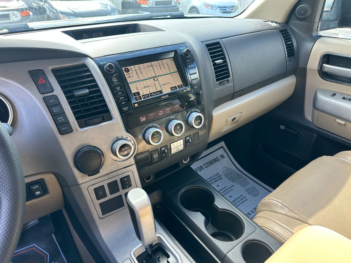 2008 Toyota Sequoia photo 21