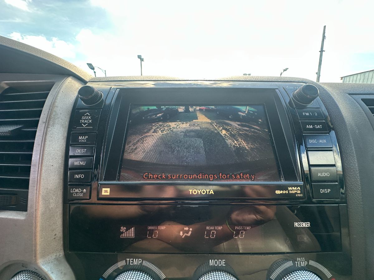 2008 Toyota Sequoia photo 22