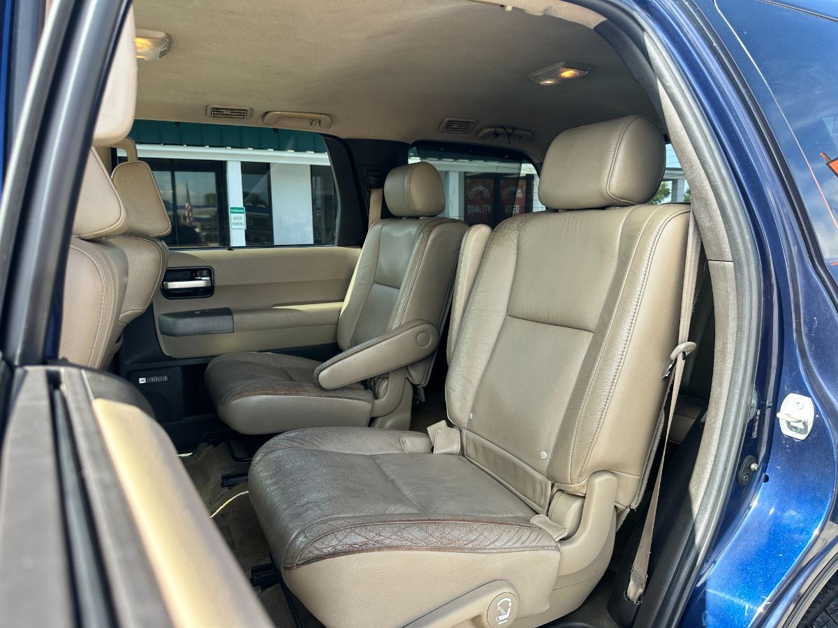 2008 Toyota Sequoia photo 24