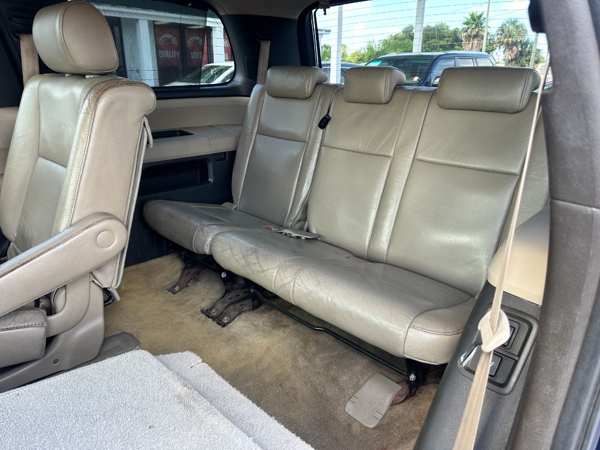 2008 Toyota Sequoia photo 27