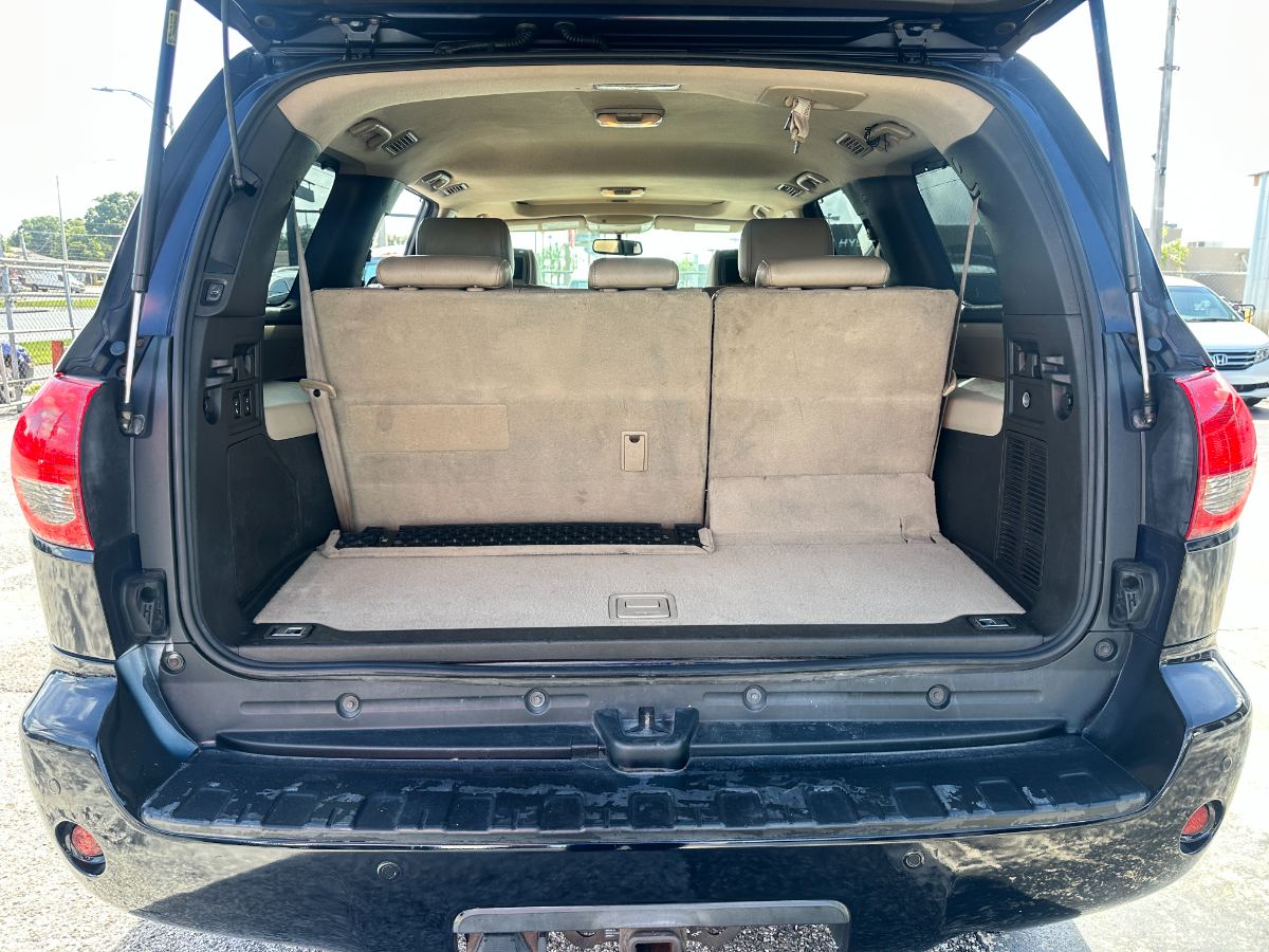 2008 Toyota Sequoia photo 28