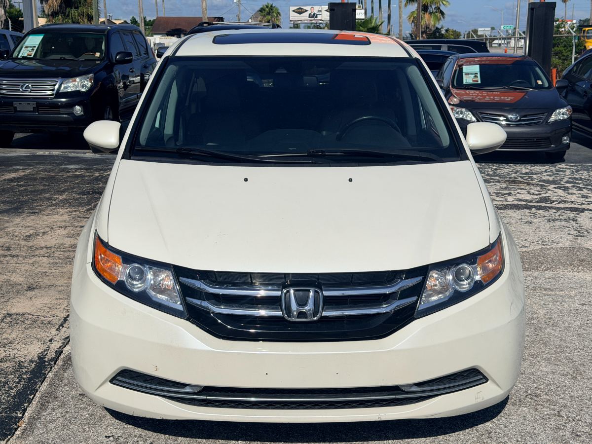 2016 Honda Odyssey photo 2