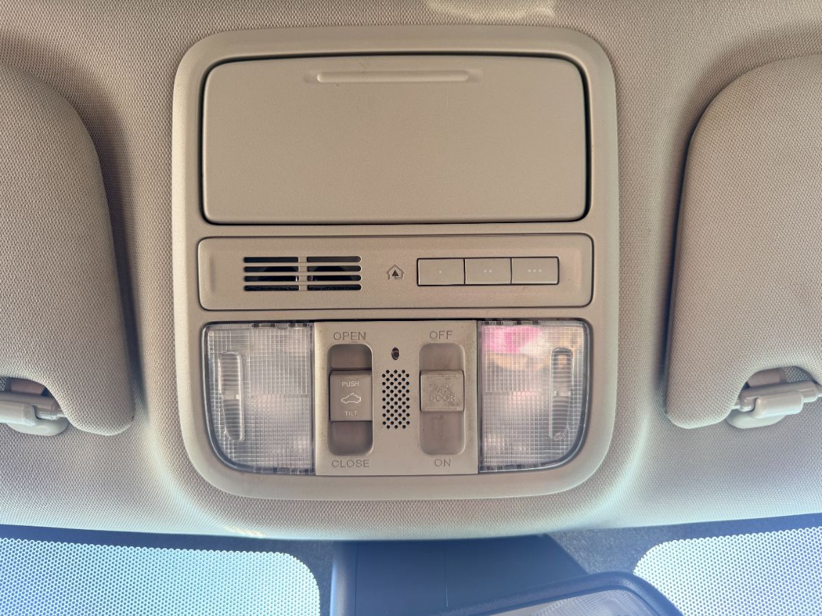 2016 Honda Odyssey photo 24