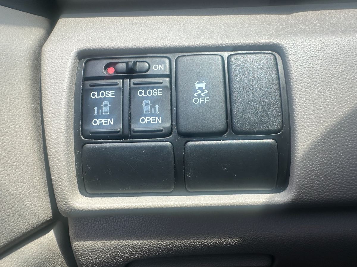 2014 Honda Odyssey photo 16