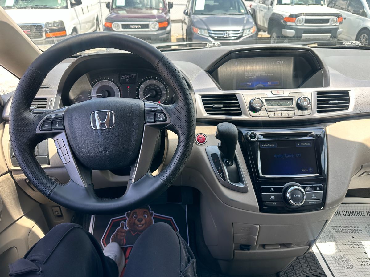 2014 Honda Odyssey photo 19