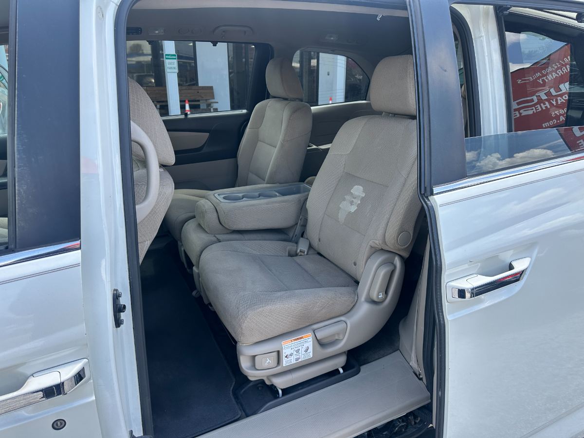 2014 Honda Odyssey photo 24