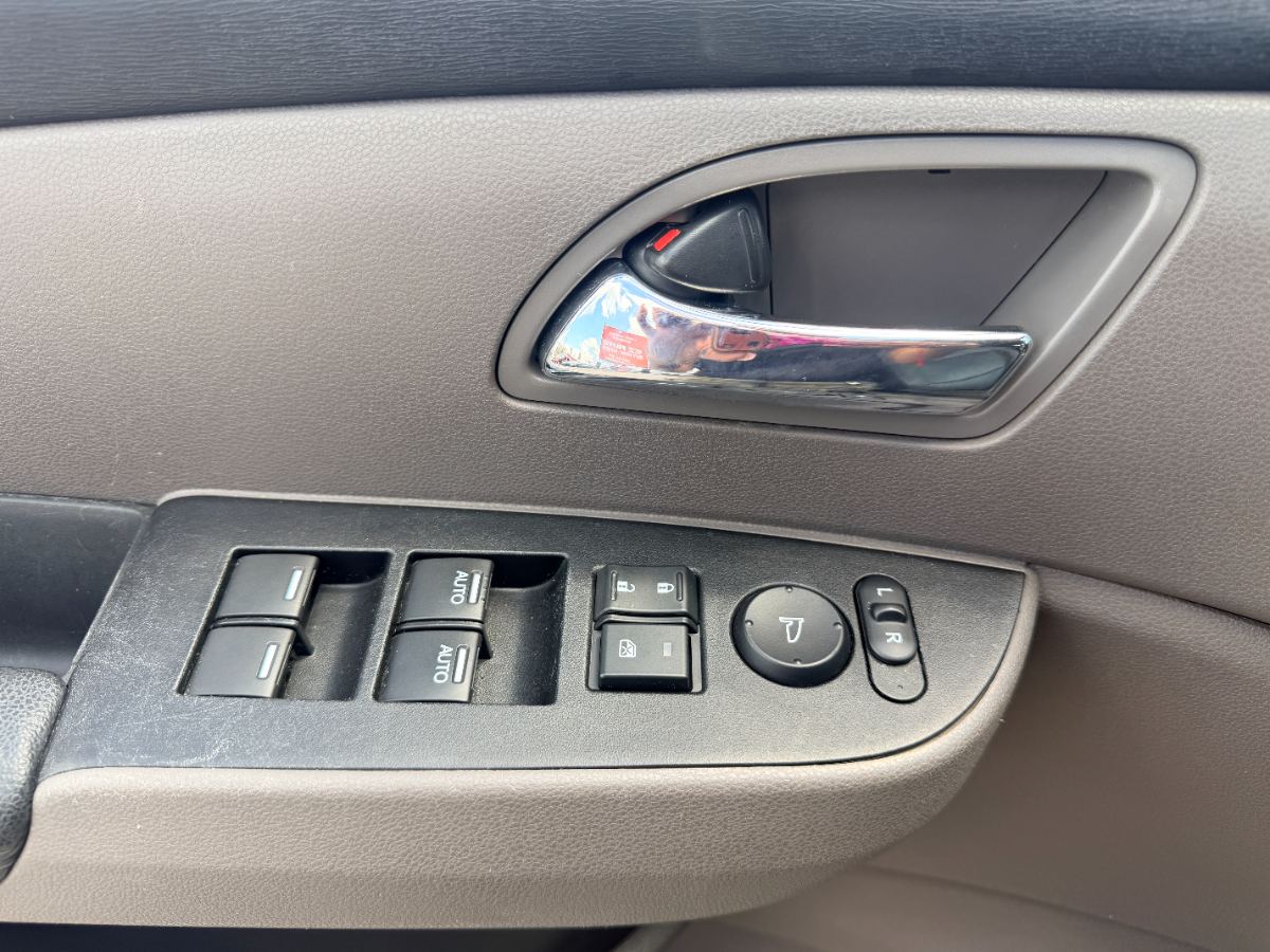 2014 Honda Odyssey photo 15