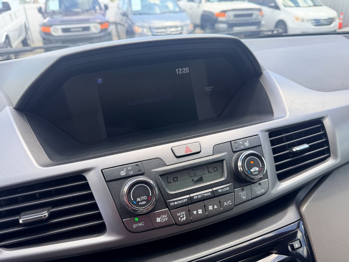 2014 Honda Odyssey photo 21
