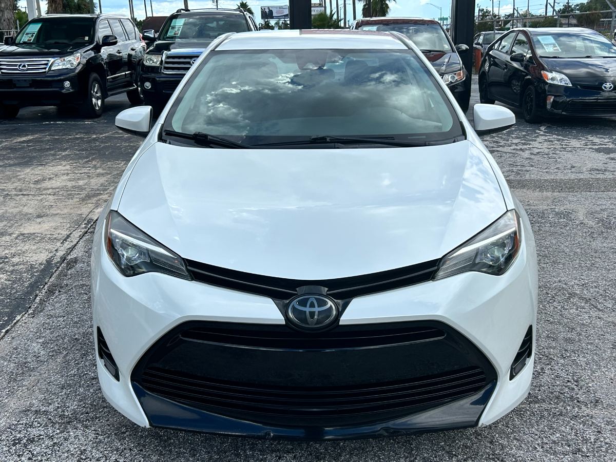 2017 Toyota Corolla foto 2