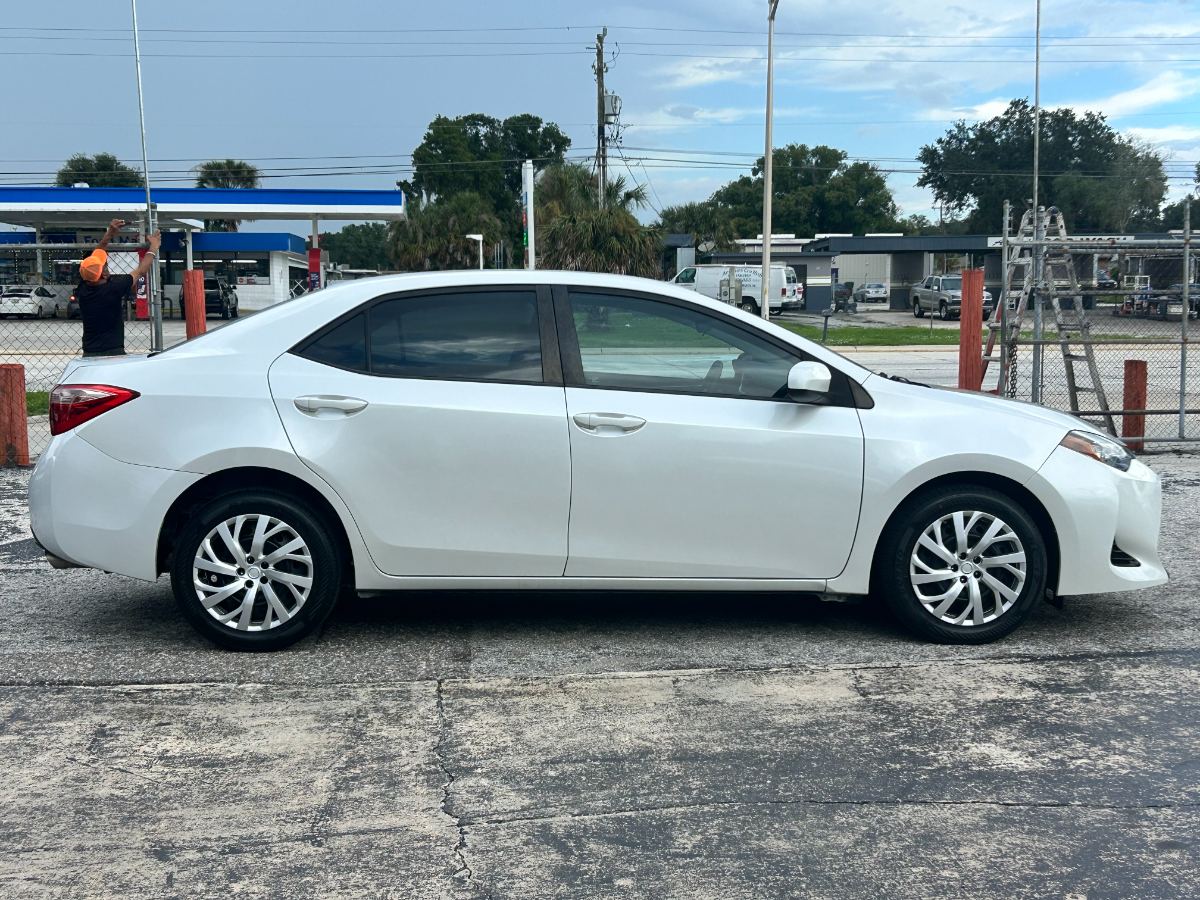 2017 Toyota Corolla foto 8