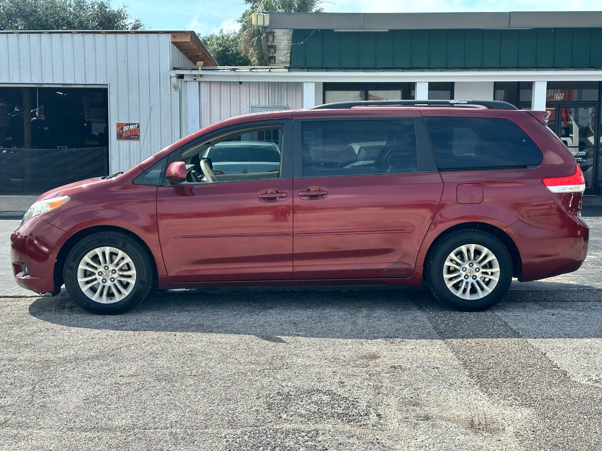 2012 Toyota Sienna foto 4