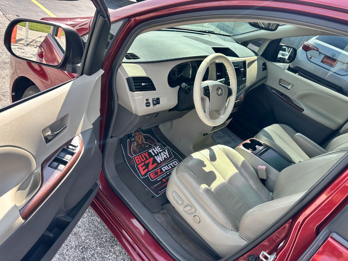 2012 Toyota Sienna foto 12