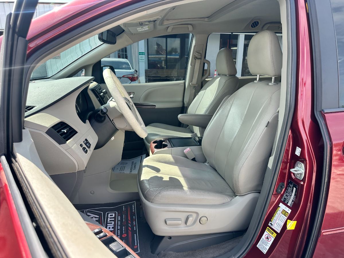 2012 Toyota Sienna foto 13