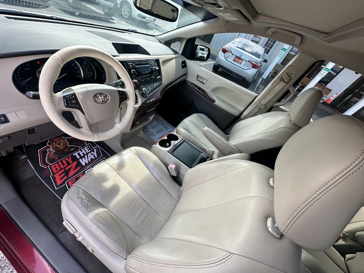 2012 Toyota Sienna foto 15