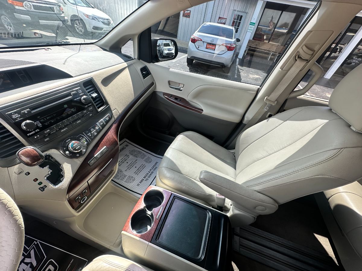 2012 Toyota Sienna foto 24