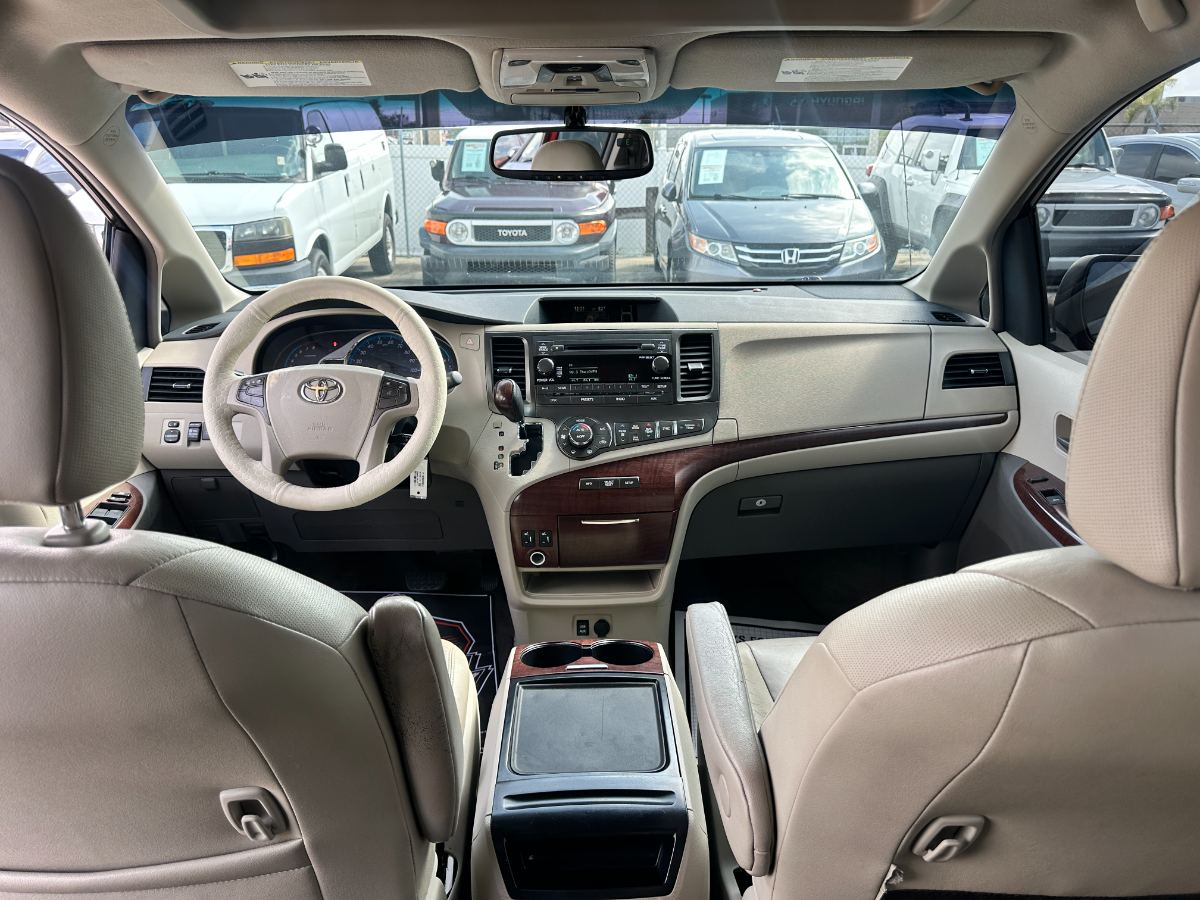 2012 Toyota Sienna foto 27