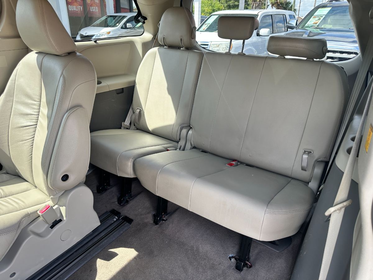 2012 Toyota Sienna foto 29