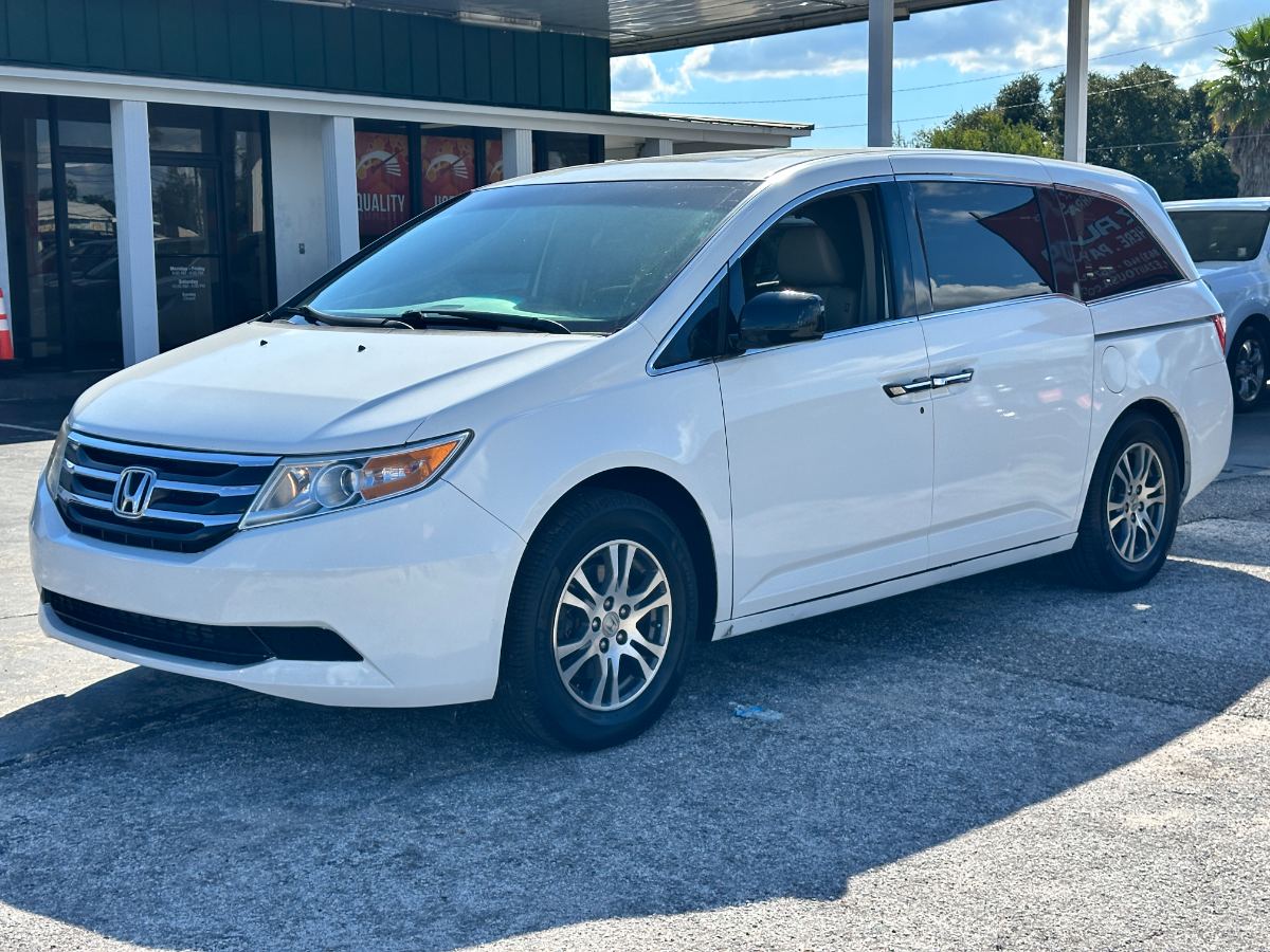 2011 Honda Odyssey photo 3