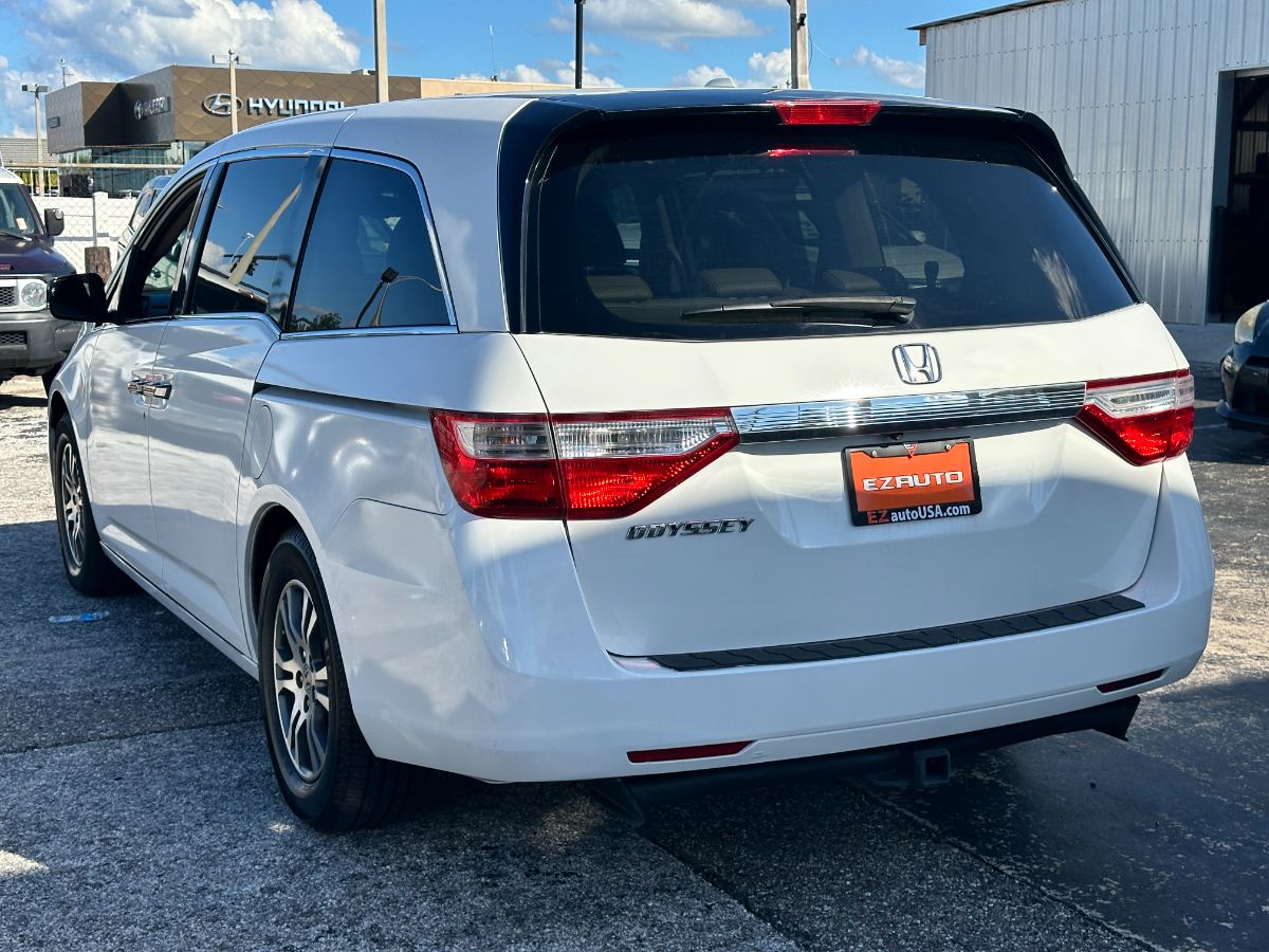 2011 Honda Odyssey photo 5